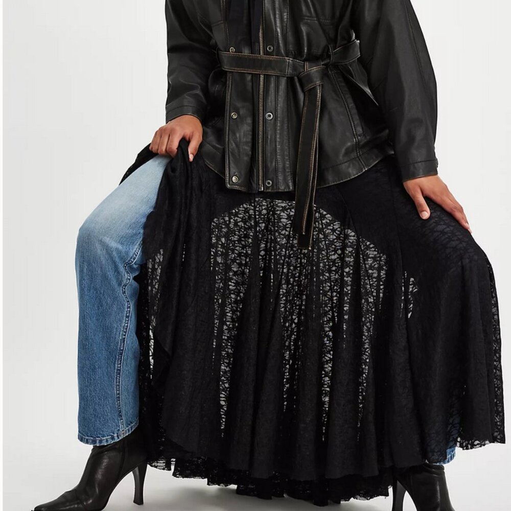 *SOLD* Free People Kiss Kiss Half Slip Lace Boho Skirt - Black sz Small